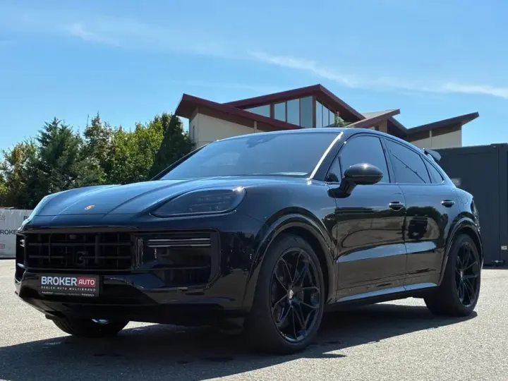 Porsche Cayenne Coupe Turbo E-Hybrid cu pachet GT