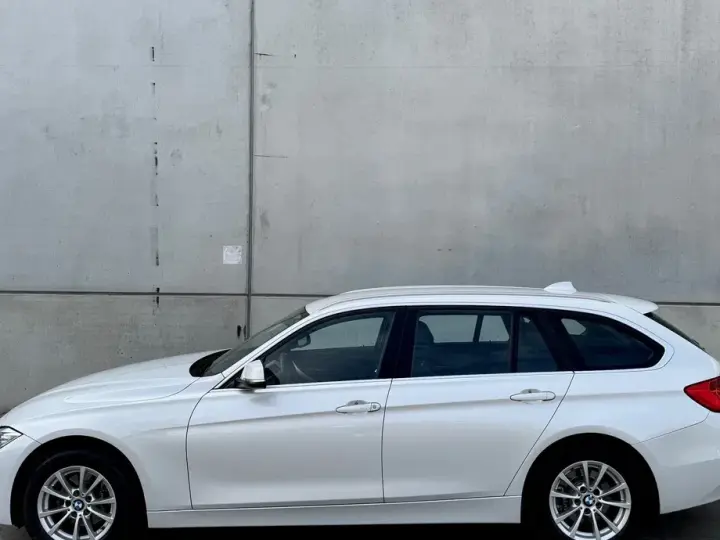 BMW Seria 3 F30/F31/F34 320i Aut. Advantage
