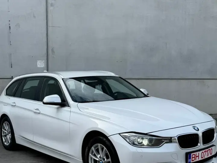 BMW Seria 3 F30/F31/F34 320i Aut. Advantage