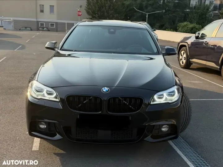 BMW Seria 5 F10/F11/F07 [2010 - 2017] 530d