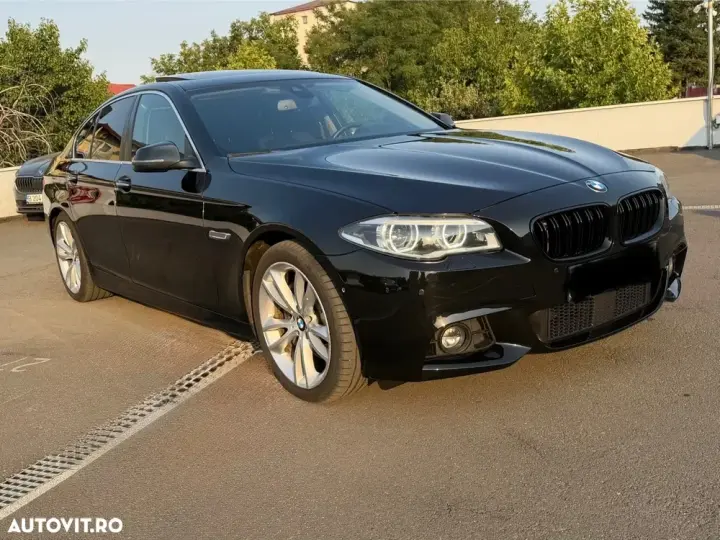 BMW Seria 5 F10/F11/F07 [2010 - 2017] 530d