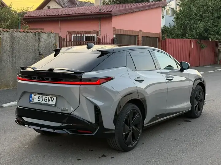 Lexus RZ 550e DIRECT 4 F Sport