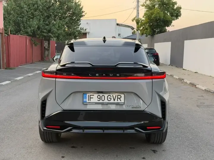 Lexus RZ 550e DIRECT 4 F Sport