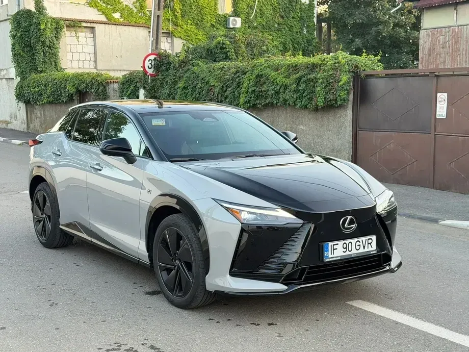 Lexus RZ 550e DIRECT 4 F Sport — imagine 3