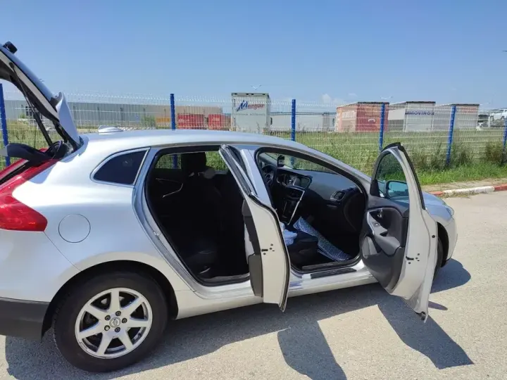 Volvo V40 II D2 RDesign