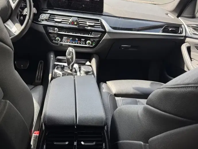 BMW Seria 5 G30/G31 540d xDrive AT MHEV