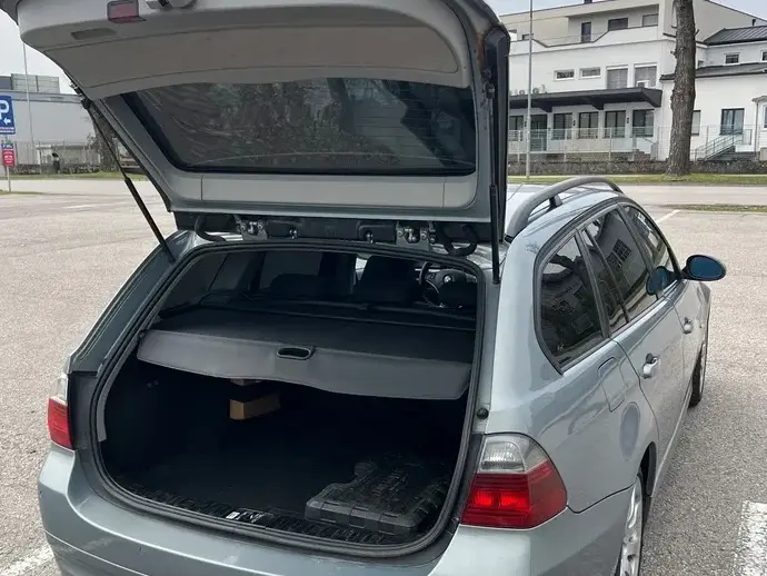 BMW Seria 3 E90/E91/E92/E93 320d DPF Aut.