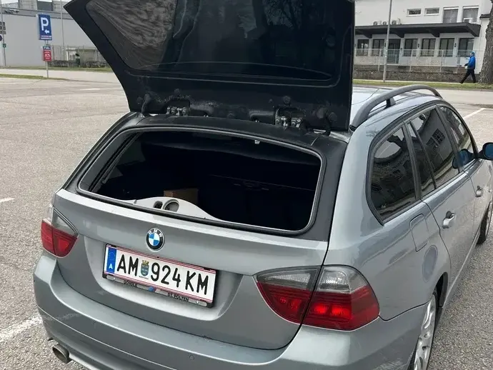 BMW Seria 3 E90/E91/E92/E93 320d DPF Aut.