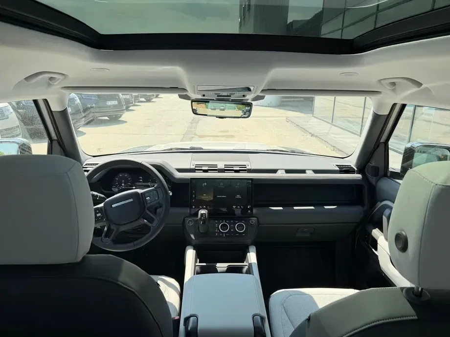 Land Rover Defender 90 3.0D 250 MHEV Hard Top X-Dynamic SE — imagine 4
