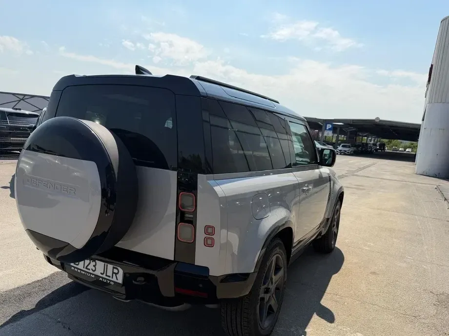 Land Rover Defender 90 3.0D 250 MHEV Hard Top X-Dynamic SE — imagine 2