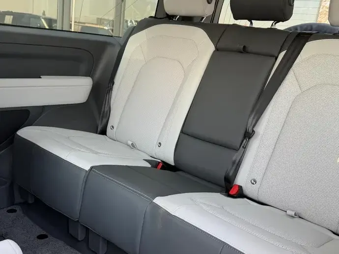Land Rover Defender 90 3.0D 250 MHEV Hard Top X-Dynamic SE
