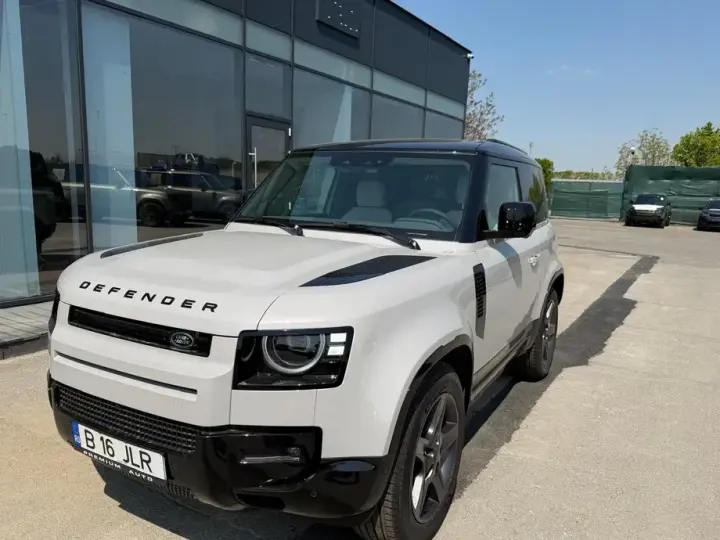 Land Rover Defender 90 3.0D 250 MHEV Hard Top X-Dynamic SE