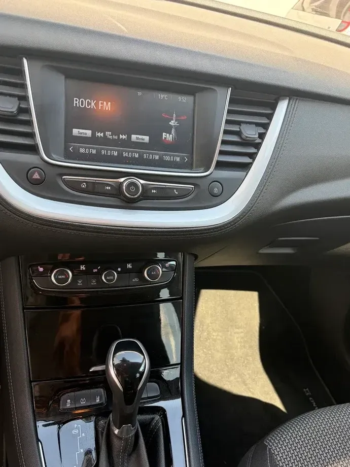 Opel Grandland X 1.2 Turbo START/STOP Aut. Enjoy — imagine 6