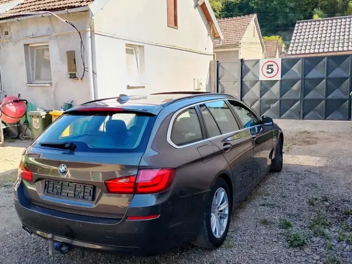 BMW Seria 5 F10/F11/F07 [2010 - 2017] 520d
