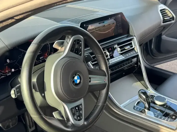 BMW Seria 8 840i