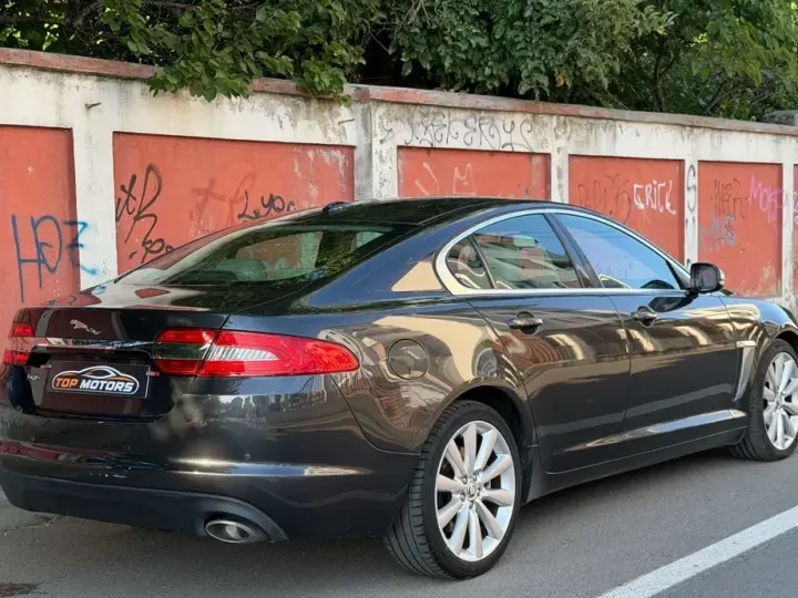 Jaguar XF 2.2D Premium Luxury