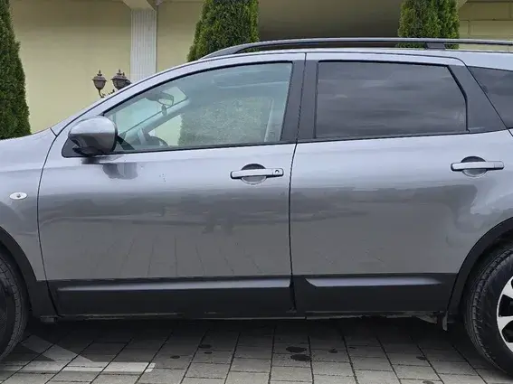 Nissan Qashqai+2