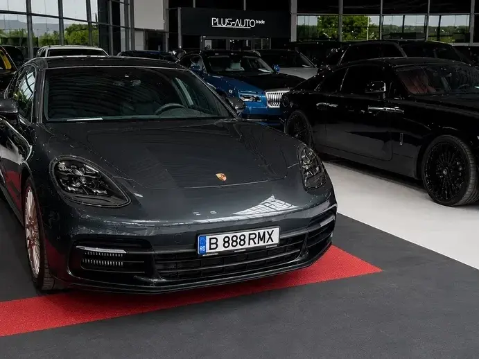 Porsche Panamera 4