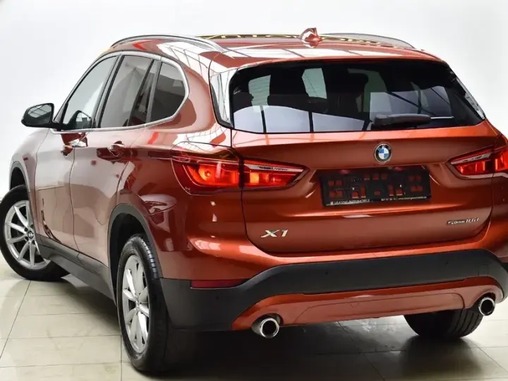 BMW X1 F48 sDrive18d AT