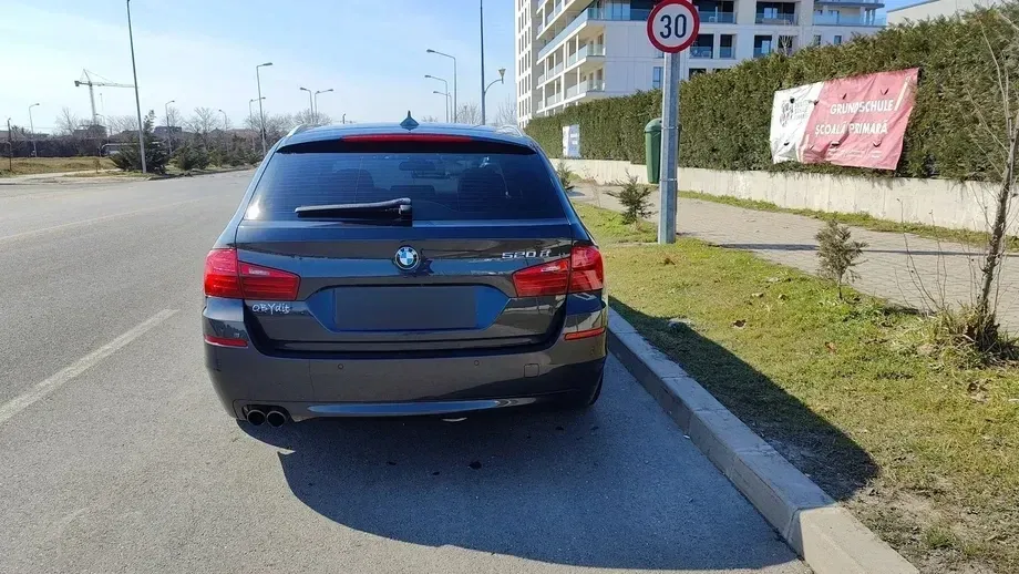 BMW Seria 5 F10/F11/F07 520d AT — imagine 2
