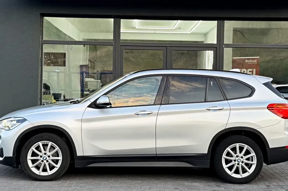 BMW X1 sDrive18d xLine — imagine 2