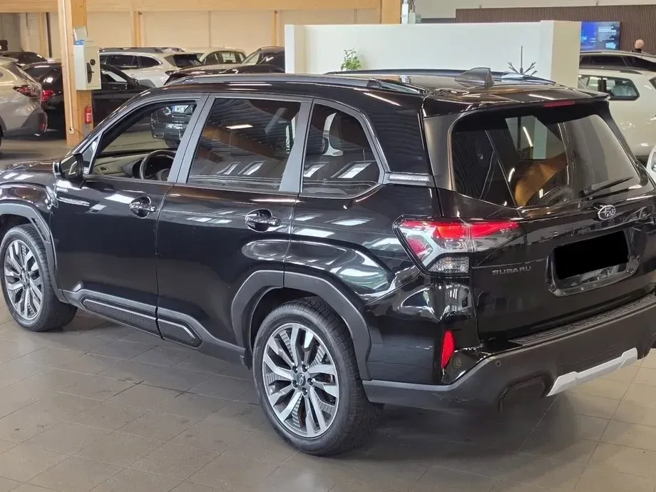 Subaru Forester 2.0 e-Boxer LinearTronic MHEV Premium — imagine 4