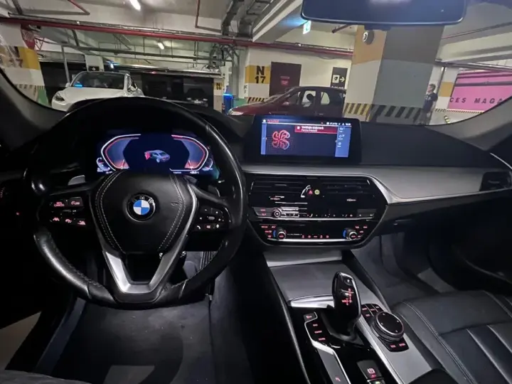 BMW Seria 5 G30/G31 530d AT