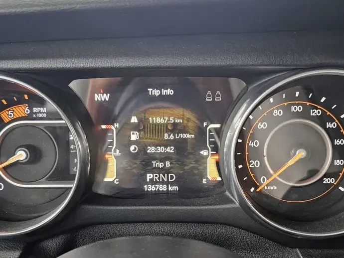 Jeep Wrangler 2.2 CRDi Hardtop AWD Automatik Sahara