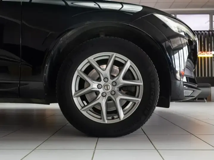 Volvo XC 60 II T5 Geartronic Momentum Pro