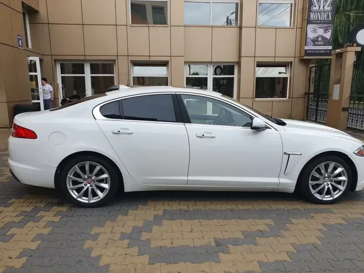Jaguar XF 2.0