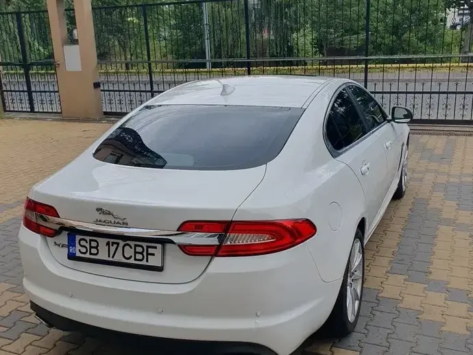 Jaguar XF 2.0