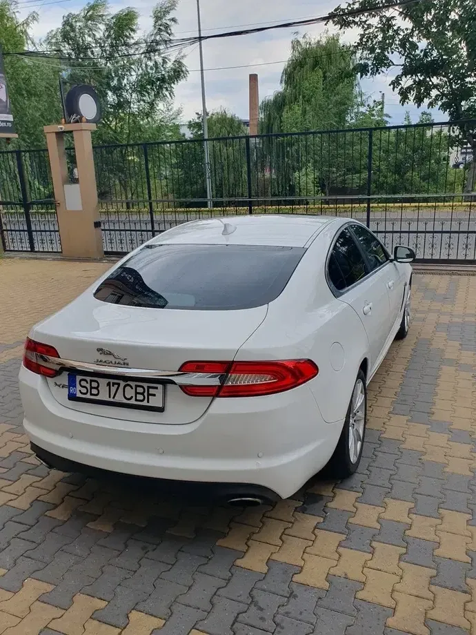 Jaguar XF 2.0 — imagine 5