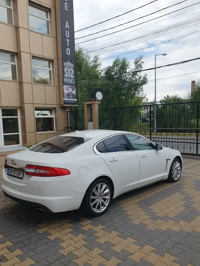 Jaguar XF 2.0 — imagine 4
