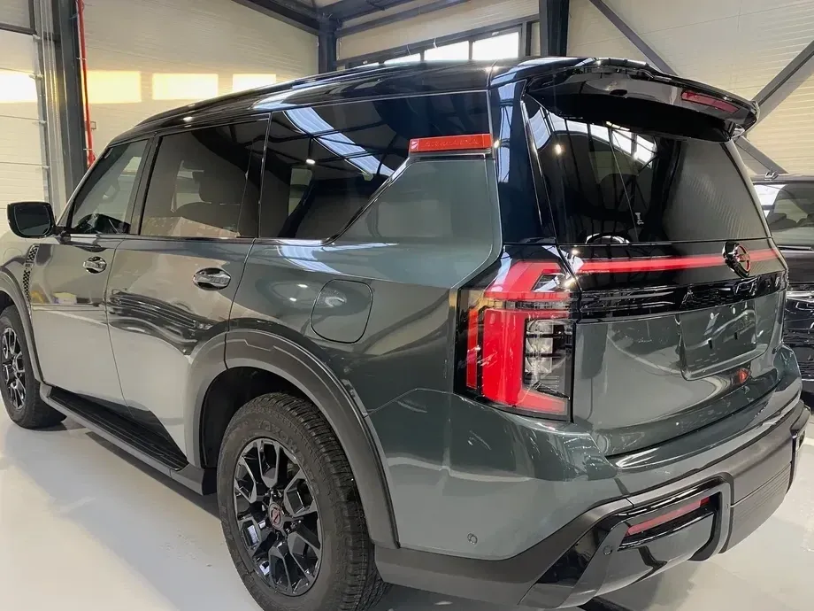 Nissan Armada — imagine 3