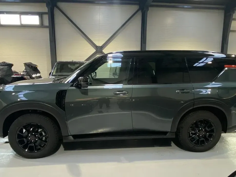 Nissan Armada — imagine 2