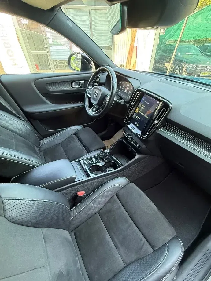 Volvo XC 40 D4 AWD Geartronic R-Design — imagine 6