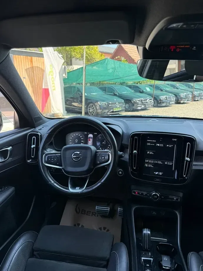 Volvo XC 40 D4 AWD Geartronic R-Design — imagine 5