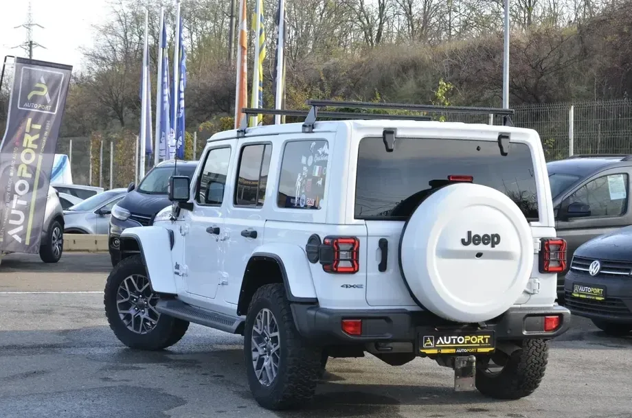 Jeep Wrangler — imagine 4