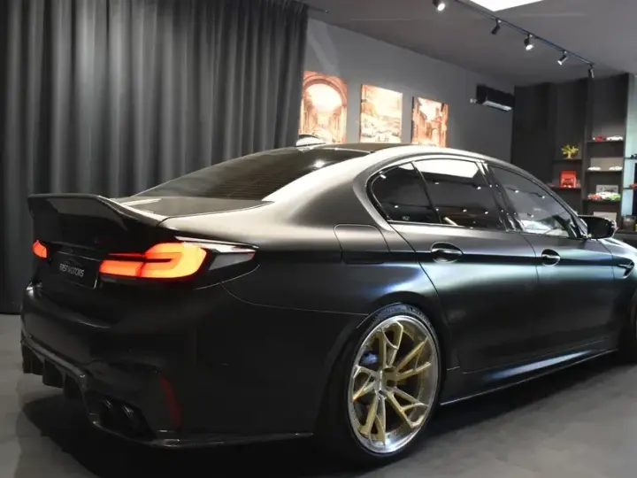 BMW M5 F90 AT