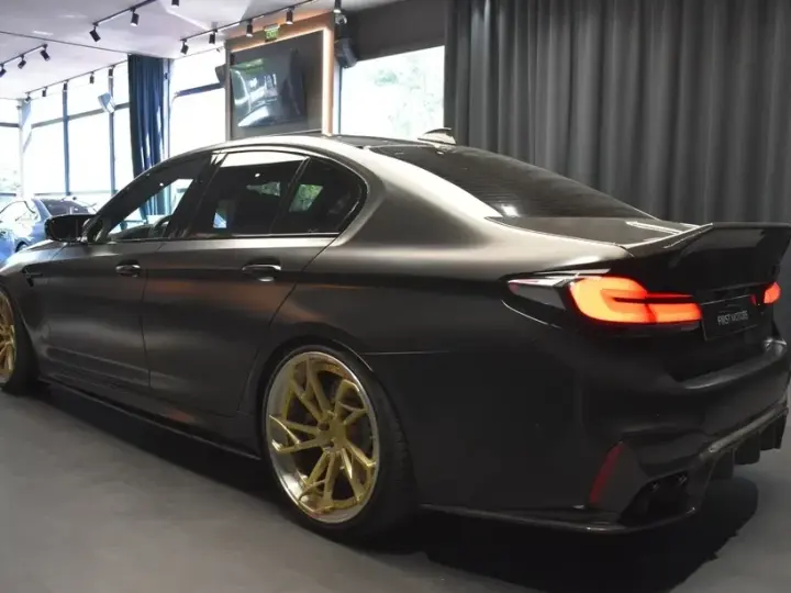 BMW M5 F90 AT