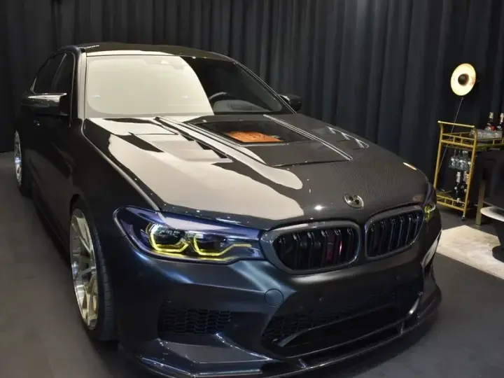 BMW M5 F90 AT