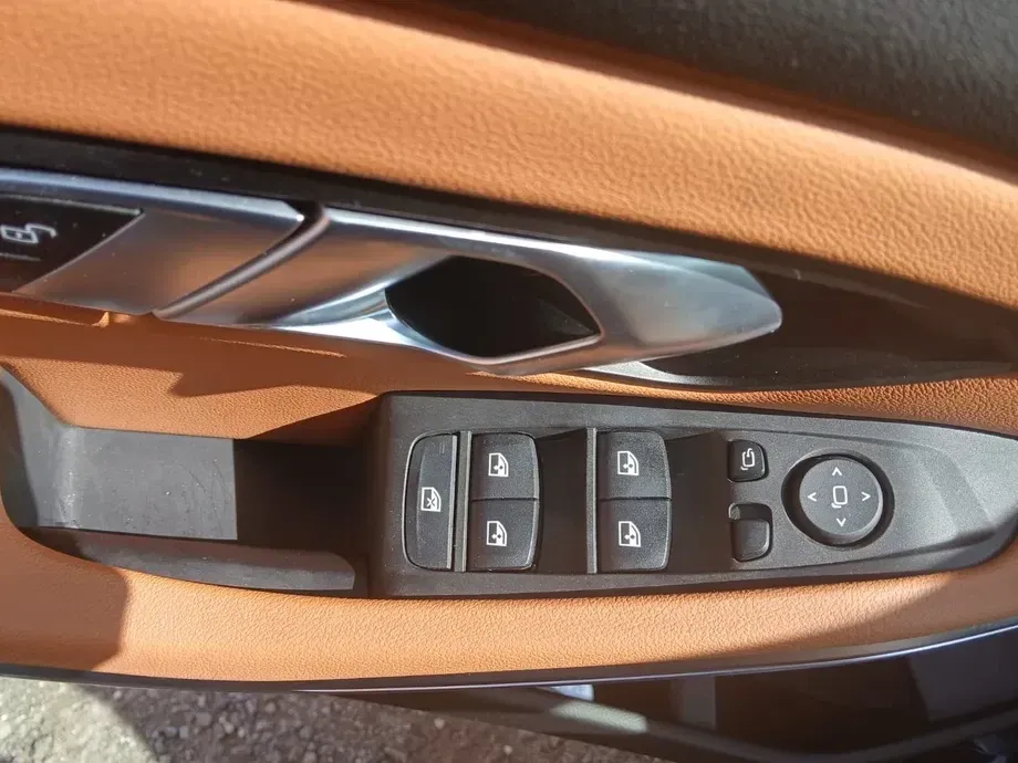 BMW Seria 3 318i AT — imagine 6