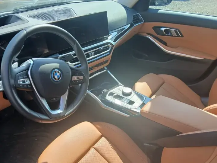 BMW Seria 3 318i AT
