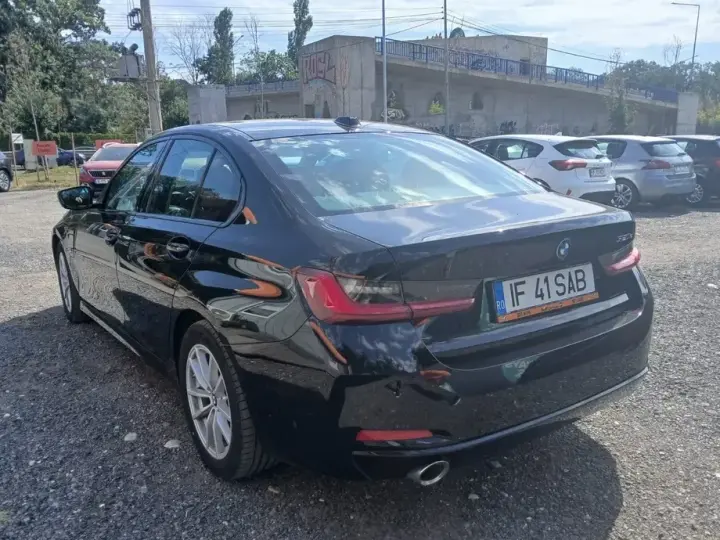 BMW Seria 3 318i AT