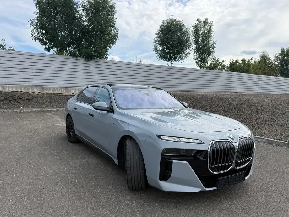 BMW Seria 7 G70 — imagine 2