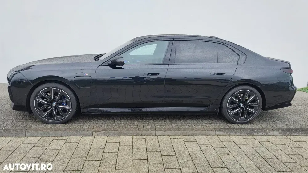 BMW Seria 7 G70 [2022-Prezent] 750e xDrive AT PHEV — imagine 3