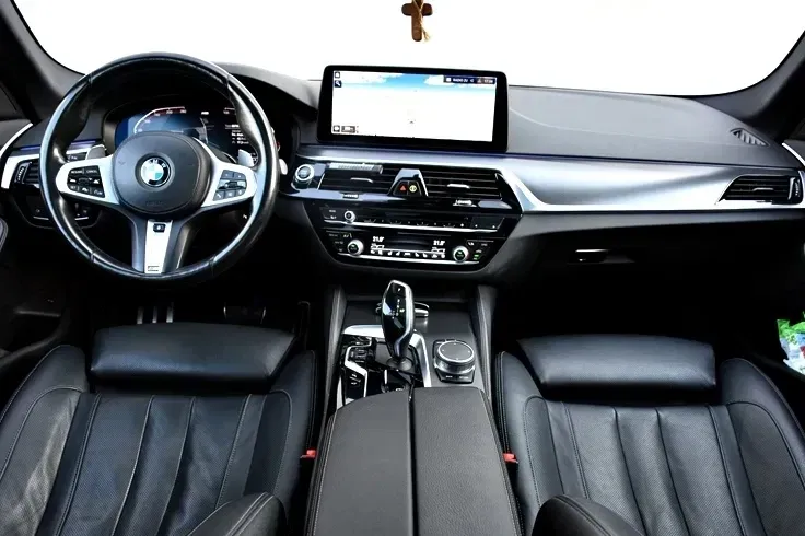 BMW Seria 5 520i AT MHEV — imagine 4