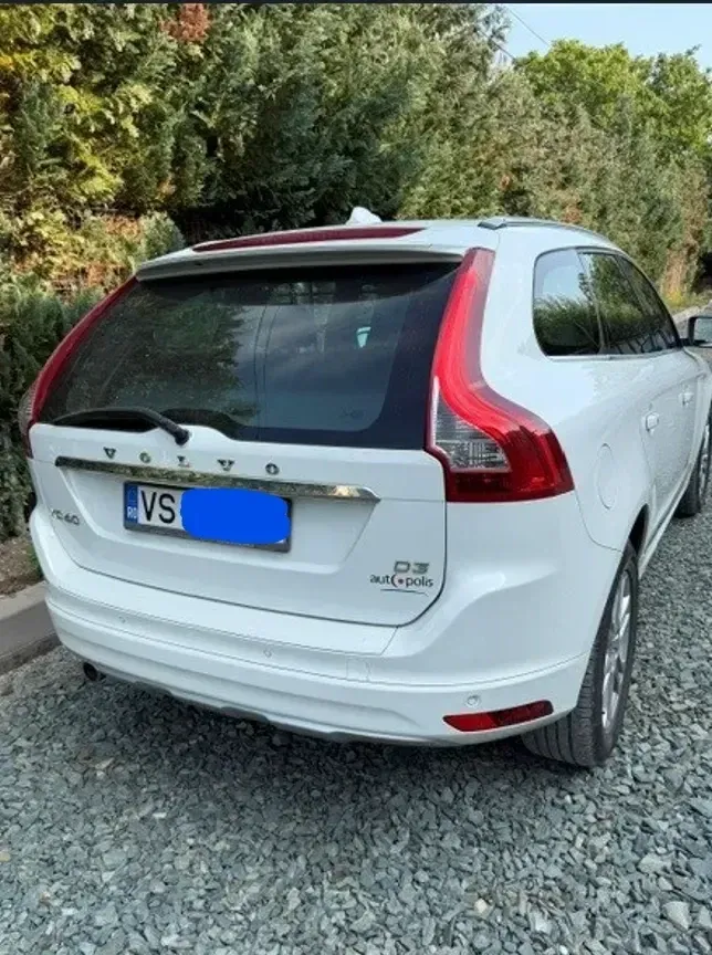 Volvo XC 60 I D3 Momentum — imagine 2