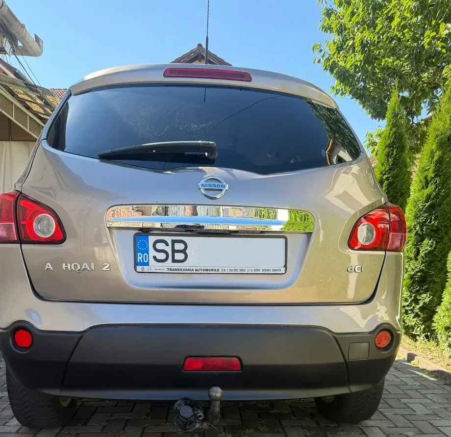 Nissan Qashqai+2 — imagine 2