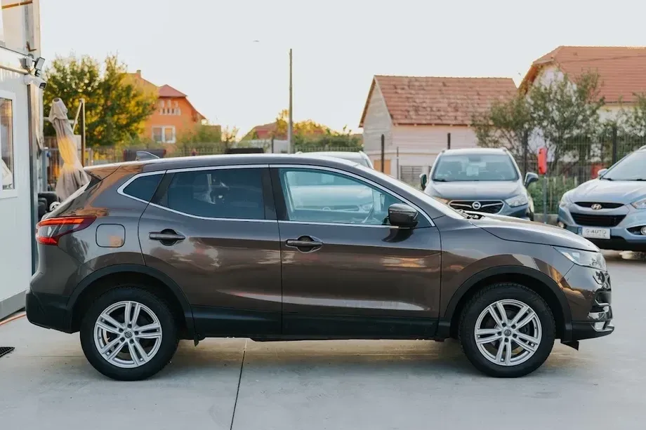Nissan Qashqai II 1.2 DIG-T N-Connecta — imagine 3